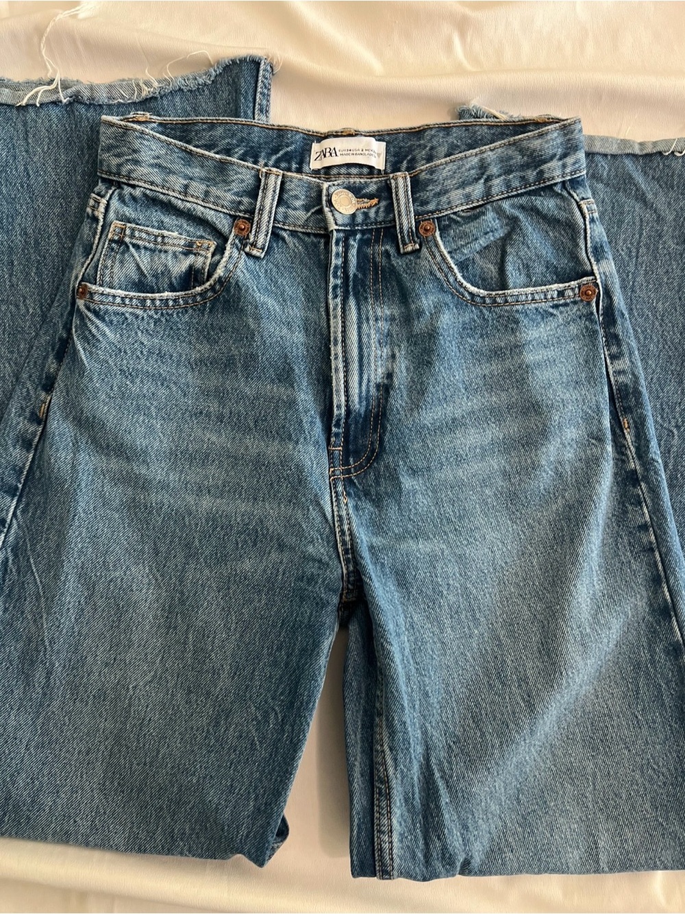 Zara Bloggers Favorite Denim Jeans ✨👖 - Picture 4 of 4